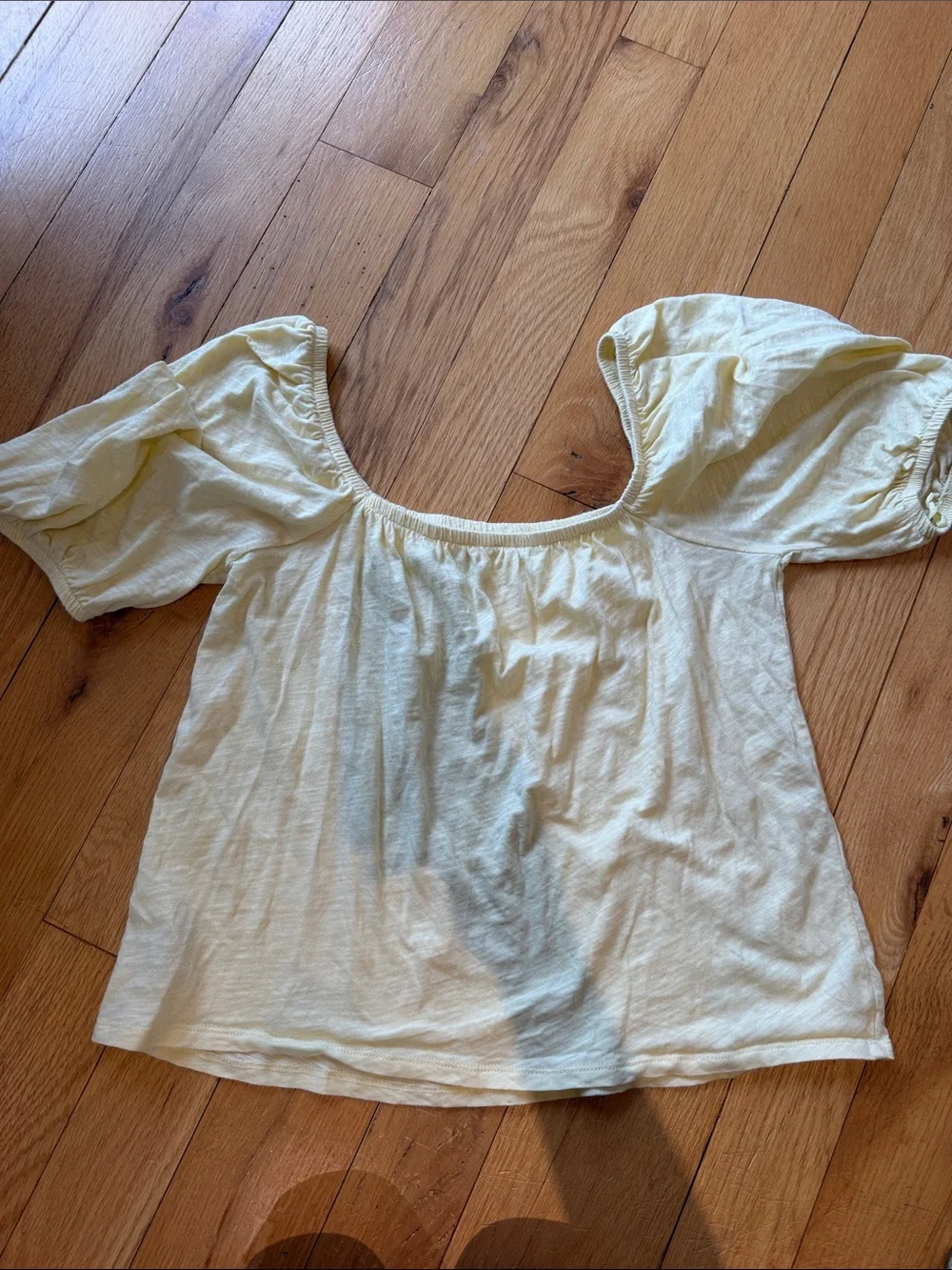 Old Navy Pale Yellow Square Neck Puff-Sleeve Top Size Small Tall - C1-323